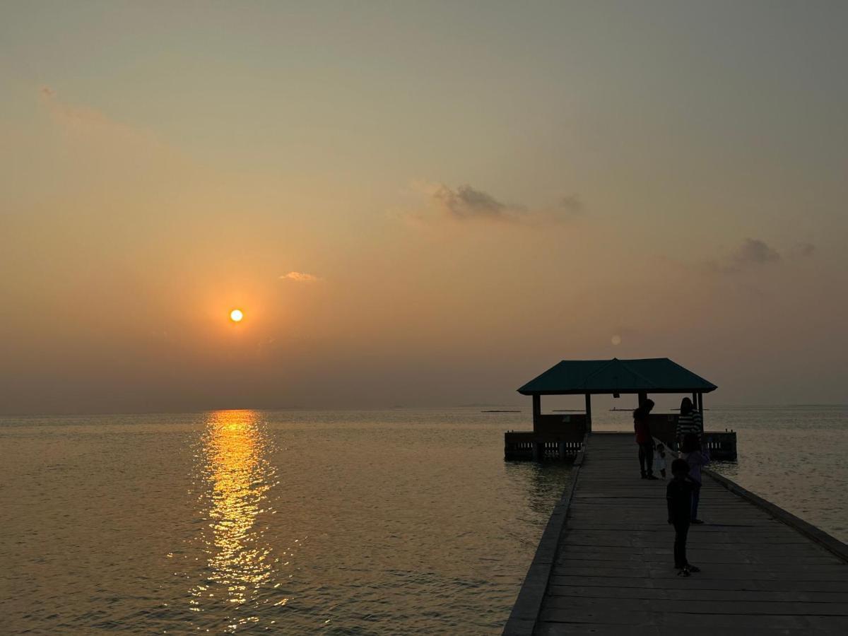 Sky View By Relax Tours Hotel Dhangethi Bagian luar foto